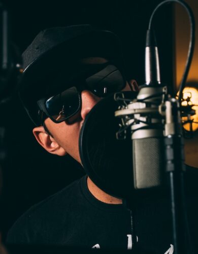 celebrity voice over: Image of voice actor