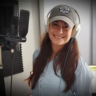 Courtney Greer Voice123