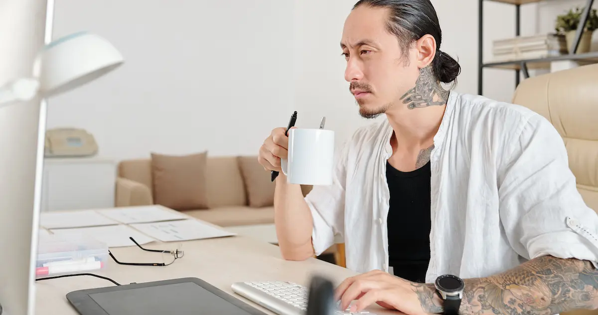 Project brief templates: image of a freelancer compiling a project brief